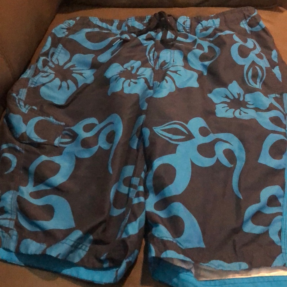 Men’s swim trunks